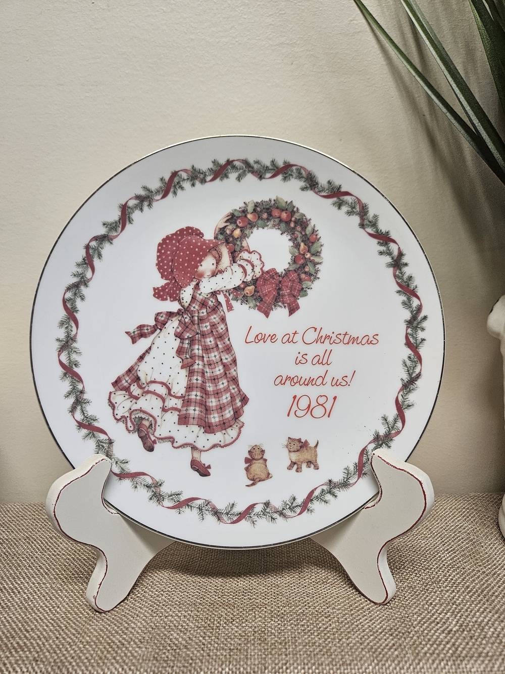 Vintage 1981 Holly Hobbie White and Red Christmas Decorative Plate
